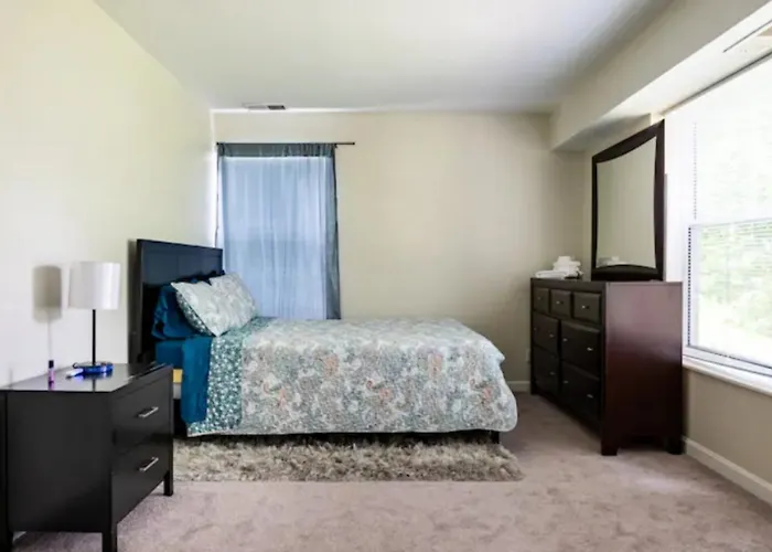 Cozy Two Bedrooms Apartment In Norwood - Boston Massachusetts